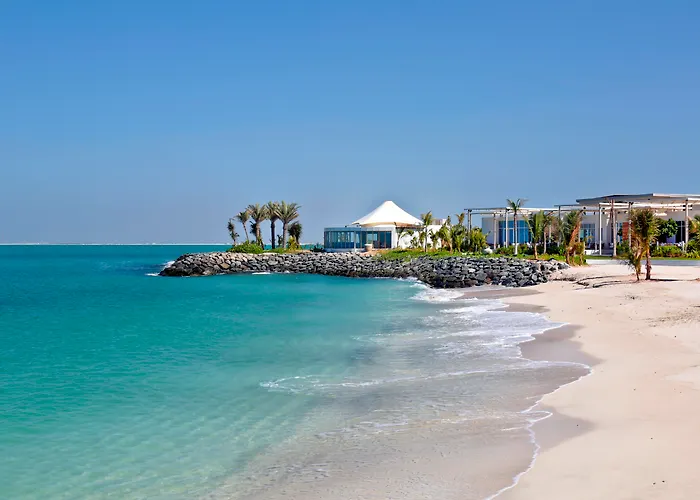 Hotel with Tennis: Nurai Island Resort